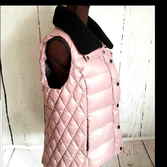 EUC UGG PINK PUFFER VEST - Picture 6 of 7